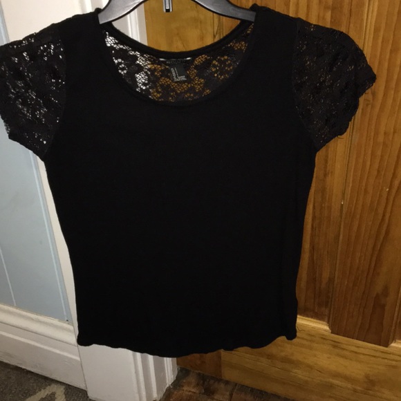 Forever 21 black lacy short sleeve shirt! 🙌 - Picture 5 of 6